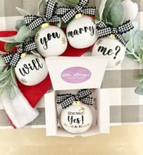 Load image into Gallery viewer, Proposal Ornament Set