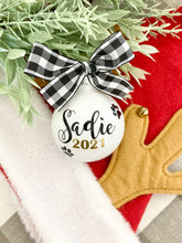 Load image into Gallery viewer, Personalized Christmas Holiday Ornament